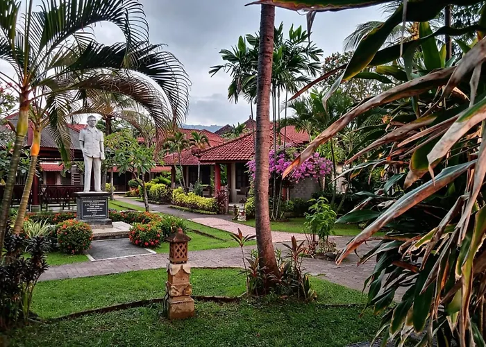 Lovina Beach Hotel